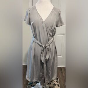 New! Banana Republic Gray / Silver Wrap Dress Size 8  NWT! Y2K Aesthetic Classic